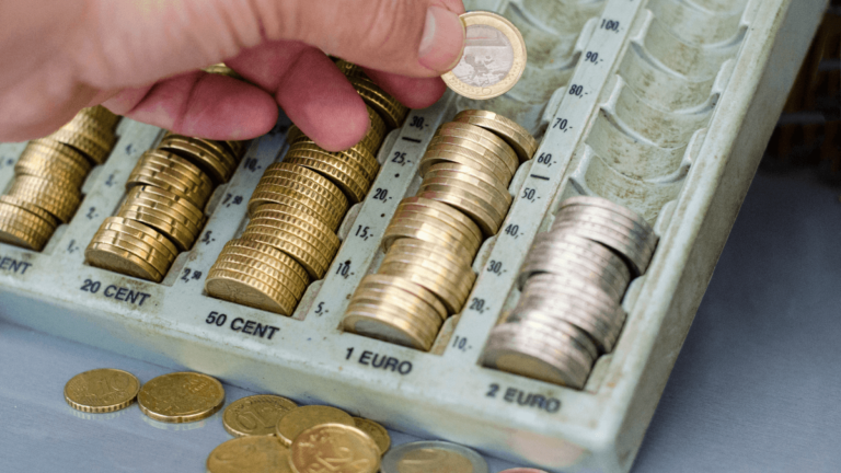 do vending machines give change