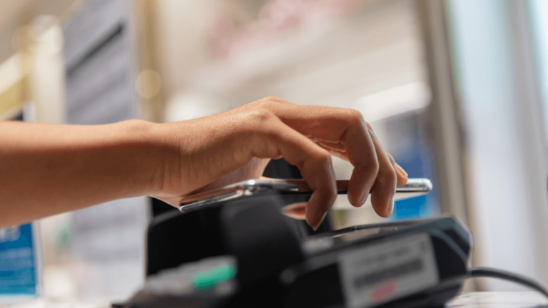 can you use apple pay on vending machine
