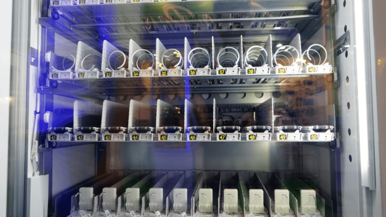 how many items does a vending machine hold